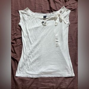 Women’s GAP Top